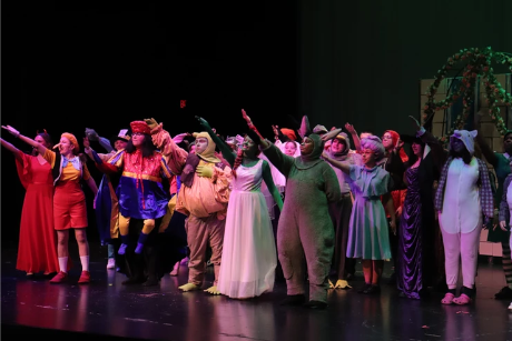 Seniors say goodbye with Shrek the Musical